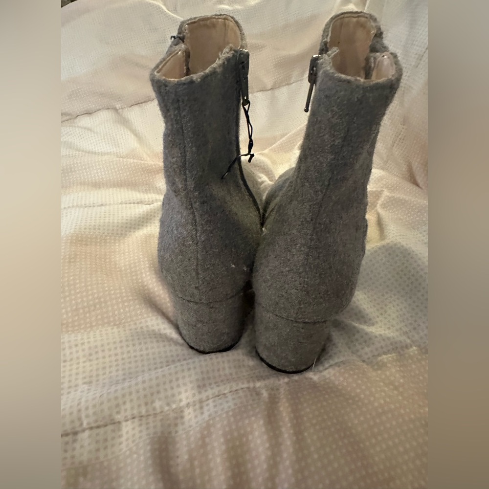 Nine West Booties in Gray size 7.5 - Picture 10 of 13